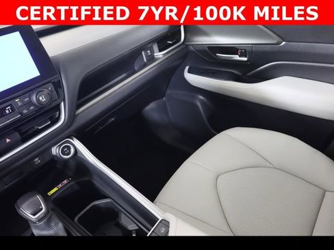 Used 2024 Toyota Grand Highlander XLE image 16