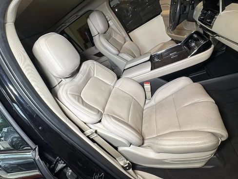 Used 2019 Lincoln Navigator L Reserve w/ Cargo Package AWD/4WD image 29