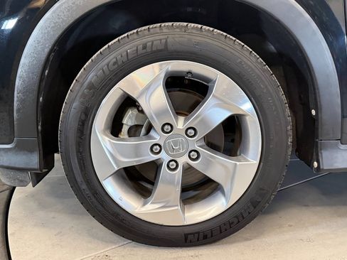 Used 2021 Honda HR-V LX image 23