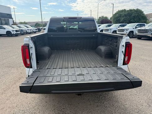 Used 2021 GMC Sierra 1500 SLT w/ SLT Premium Plus Package AWD/4WD image 22
