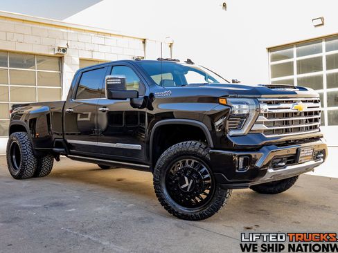 Used 2024 Chevrolet Silverado 3500 High Country w/ Technology Package image 1