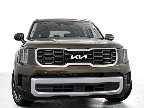 Used 2025 Kia Telluride S AWD/4WD image 3