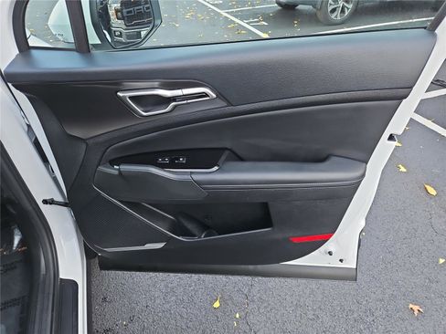 Certified 2023 Kia Sportage EX image 28