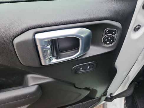 New 2026 Jeep Wrangler Unlimited Rubicon image 13