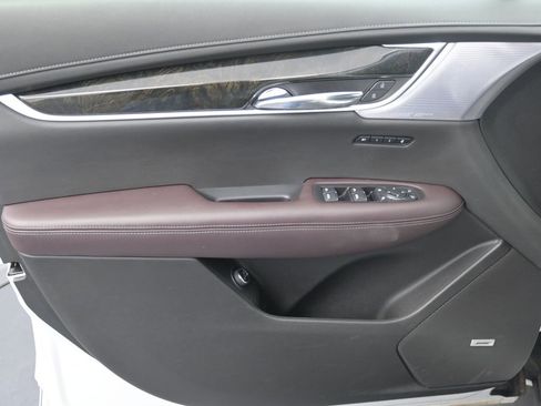 Used 2020 Cadillac XT6 Premium Luxury image 11