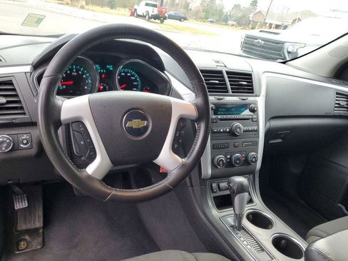 Used 2011 Chevrolet Traverse LT w/ Personal Connectivity Package image 7