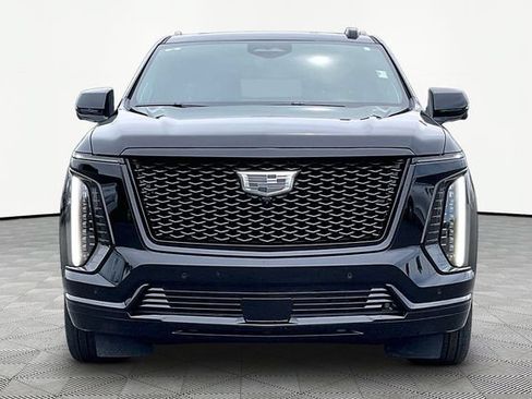Used 2025 Cadillac Escalade Sport Platinum w/ LPO, ONYX Package AWD/4WD image 2