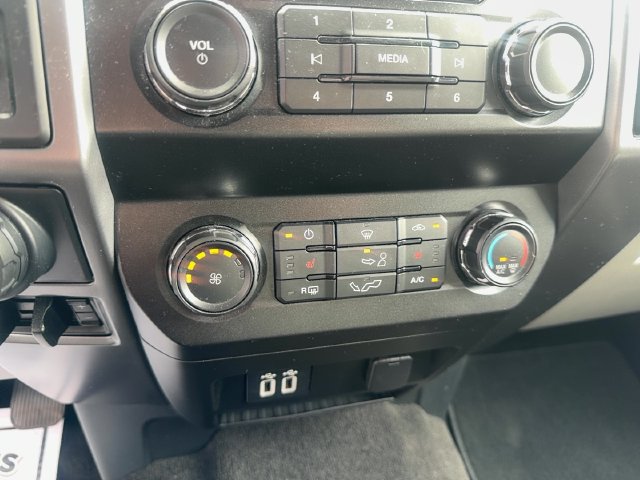 Used 2019 Ford F150 XLT w/ Equipment Group 302A Luxury AWD/4WD image 22