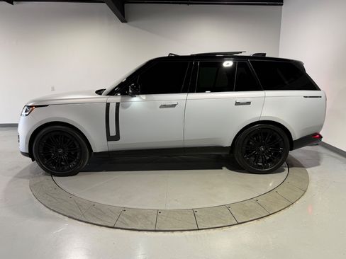 Used 2023 Land Rover Range Rover SE AWD/4WD image 10
