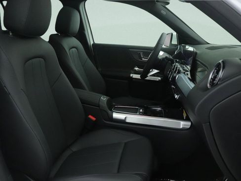 New 2026 Mercedes-Benz GLB 250 image 7