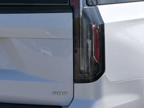Used 2022 Cadillac Escalade Sport w/ Touring Package AWD/4WD image 5