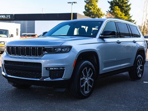 Used 2024 Jeep Grand Cherokee L Limited w/ Luxury Tech Group II image 4