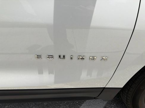 Used 2024 Chevrolet Equinox LT FWD image 16