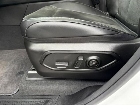 Used 2025 Jeep Grand Cherokee Altitude w/ Trailer Tow Package image 17