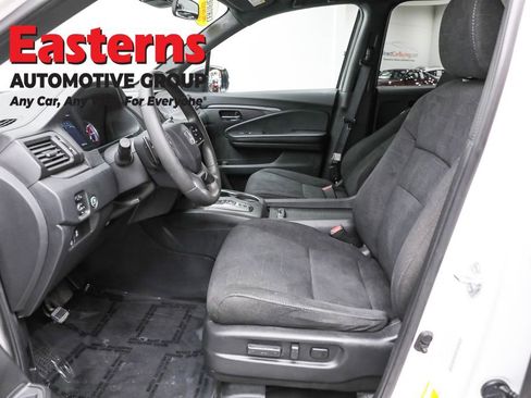 Used 2022 Honda Pilot Sport image 14