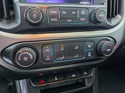 Used 2018 Chevrolet Colorado LT w/ LT Convenience Package image 11