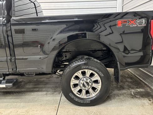 Used 2017 Ford F350 Lariat image 6