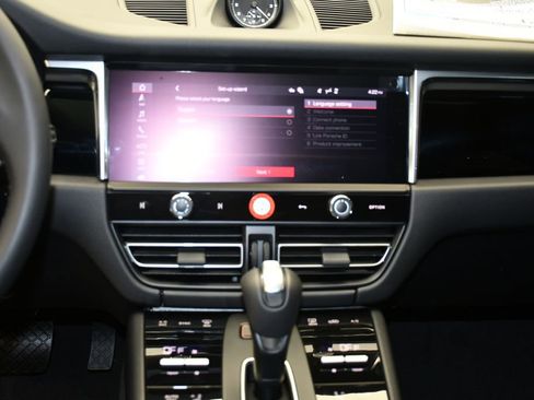 New 2026 Porsche Macan AWD/4WD image 31