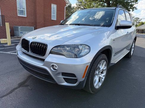 Used 2011 BMW X5 xDrive35i image 2