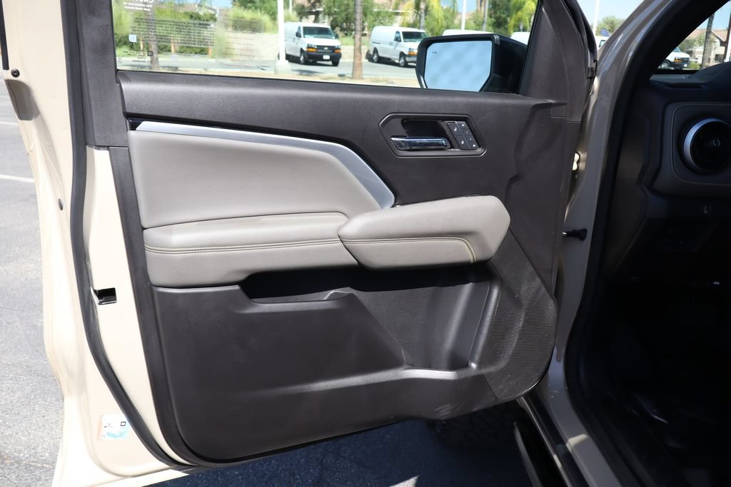 Used 2024 Chevrolet Colorado ZR2 w/ ZR2 Convenience Package III AWD/4WD image 19