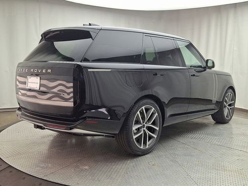 New 2026 Land Rover Range Rover SE image 3