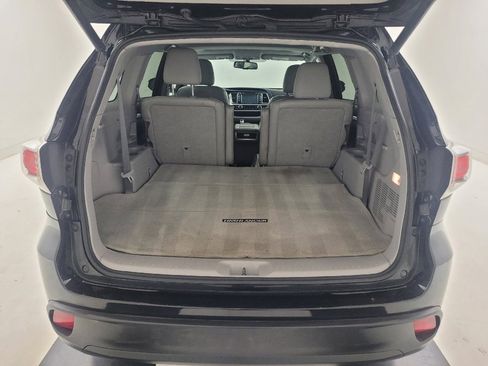 Used 2016 Toyota Highlander XLE AWD/4WD image 29