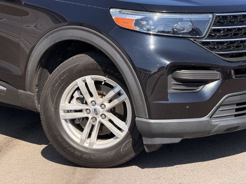 Used 2021 Ford Explorer XLT RWD image 3