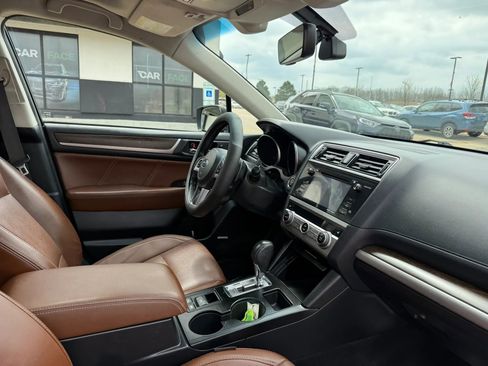 Used 2017 Subaru Outback 3.6R Touring image 26