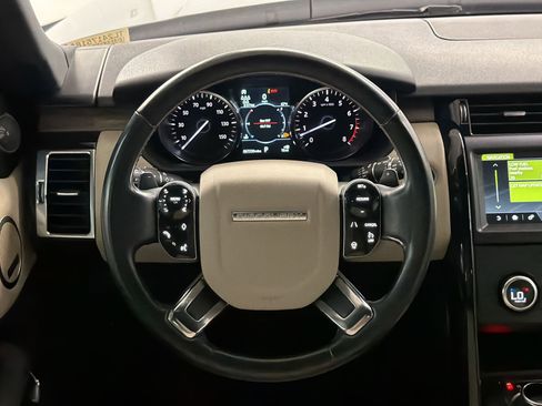 Used 2020 Land Rover Discovery SE AWD/4WD image 17