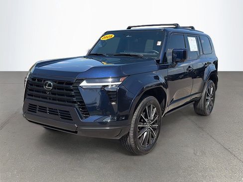 Used 2025 Lexus GX 550 w/ Accessory Package (2T) image 8