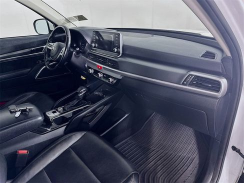 Used 2020 Kia Telluride LX image 29