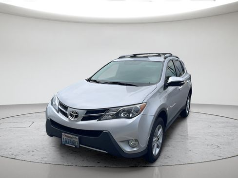 Used 2013 Toyota RAV4 XLE AWD/4WD image 7