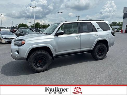 Used 2023 Toyota 4Runner TRD Off-Road AWD/4WD image 14