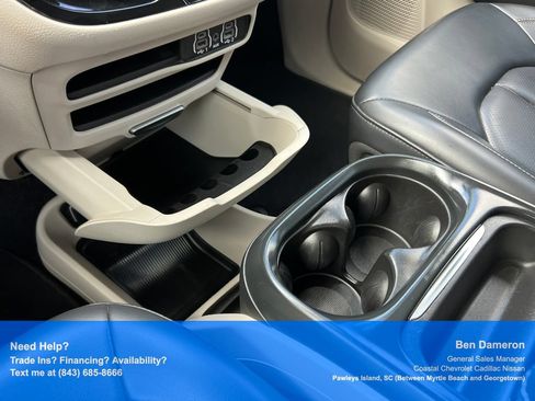 Used 2021 Chrysler Voyager Lxi FWD image 41