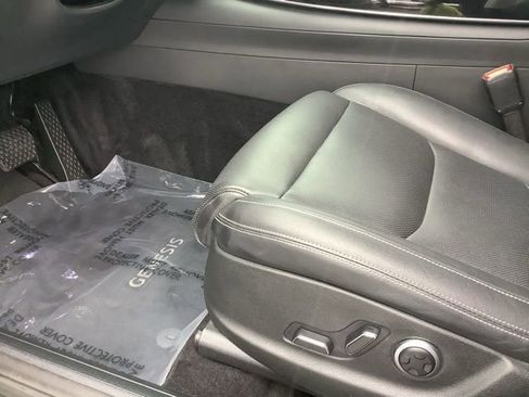 Used 2025 Genesis GV70 2.5T image 12