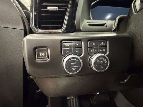 Used 2025 GMC Sierra 2500 AT4 AWD/4WD image 23