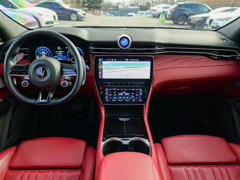 Used 2023 Maserati Grecale Modena image 41