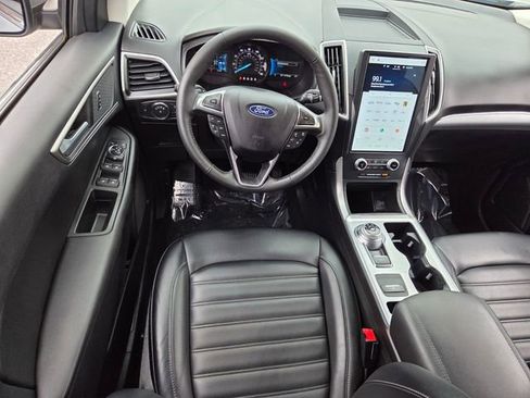 Used 2022 Ford Edge SEL w/ Convenience Package image 6