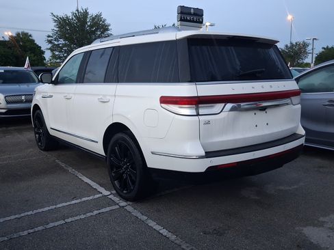 Used 2023 Lincoln Navigator Reserve w/ Monochromatic Package AWD/4WD image 3