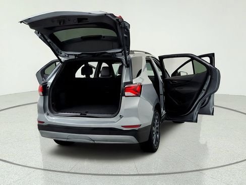 Used 2024 Chevrolet Equinox RS w/ LPO, Floor Liner Package FWD image 12