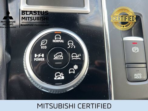 Used 2024 Mitsubishi Outlander 4WD Plug-In Hybrid image 30