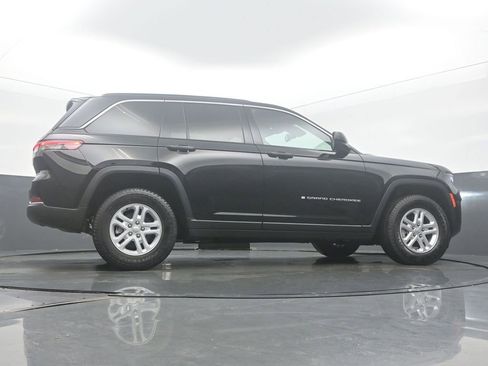 Used 2024 Jeep Grand Cherokee Laredo AWD/4WD image 52