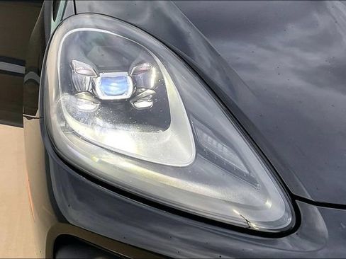 Used 2022 Porsche Cayenne AWD/4WD image 33