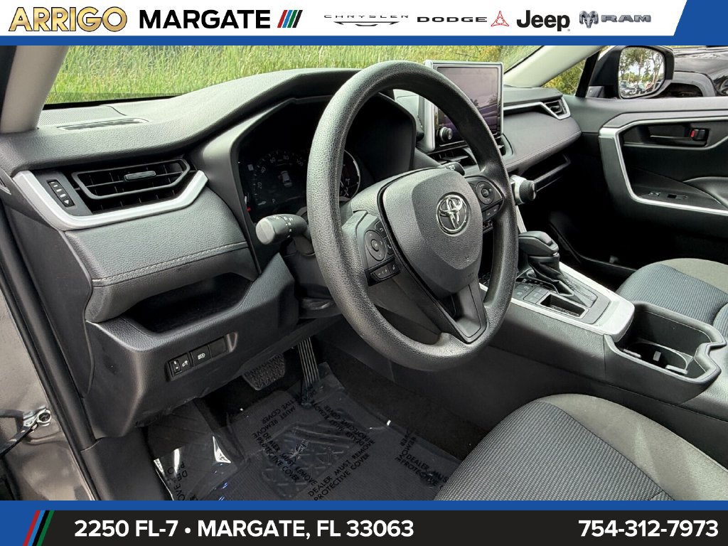 Used 2023 Toyota RAV4 LE FWD image 10