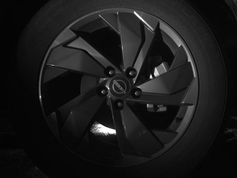 Used 2025 Nissan Rogue SV FWD image 13
