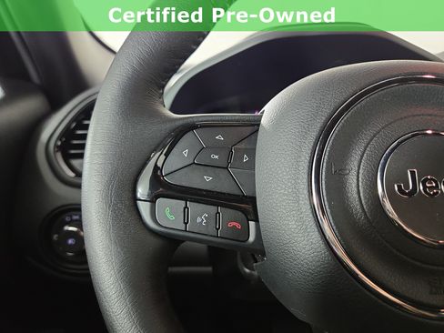 Certified 2022 Jeep Renegade Altitude w/ Convenience Group AWD/4WD image 16