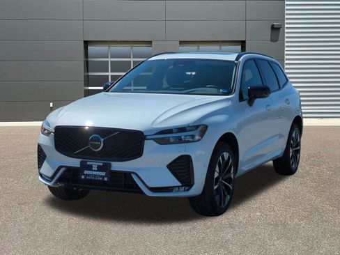 New 2026 Volvo XC60 B5 Plus w/ Climate Package AWD/4WD image 3