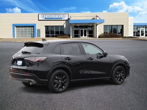 Used 2025 Honda HR-V Sport image 3