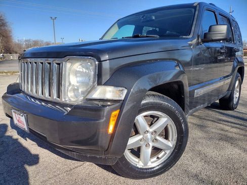 Used 2011 Jeep Liberty Limited w/ Tire & Wheel Group AWD/4WD image 1