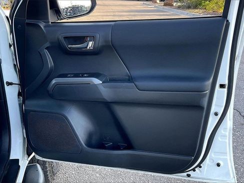 Used 2023 Toyota Tacoma TRD Off-Road image 23